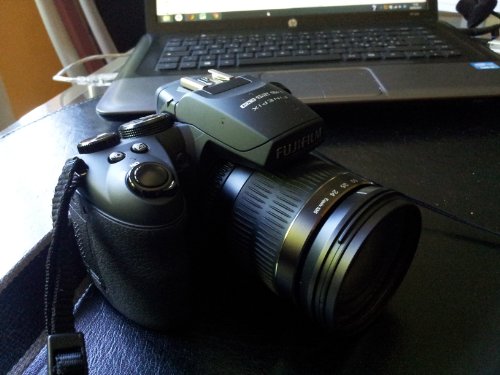 Imagen principal de Fujifilm FinePix HS25EXR - Cámara compacta de 16 Mp (pantalla de 3, z
